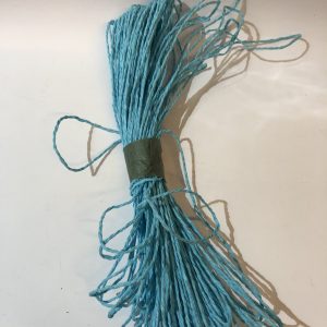 Hilo de papel celeste